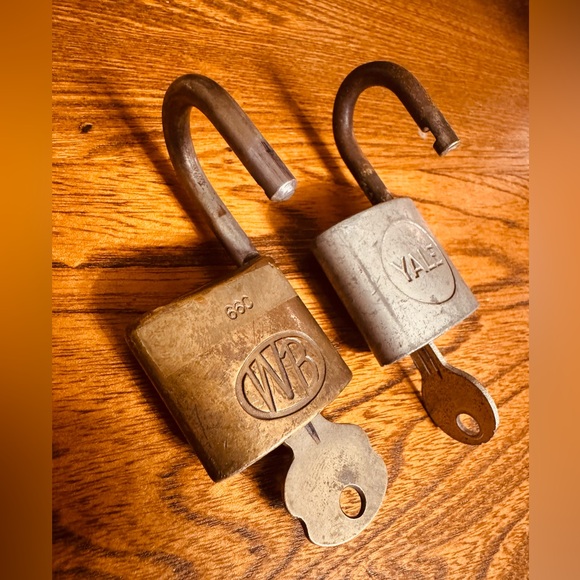 Vintage Yale and WB Padlocks - Picture 2 of 7